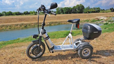 Tricycle électrique pour personnes à mobilité réduite ! Notre